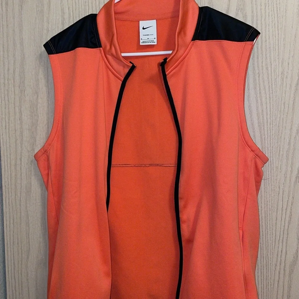 Nike Therma Fit Victory Orange Full Zip Medium Men’s Golf Vest with Black